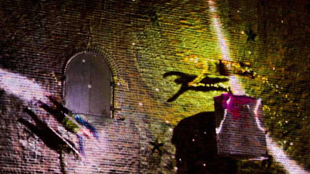 Interactive Projection Mapping Superhero NYC - Wildbytes